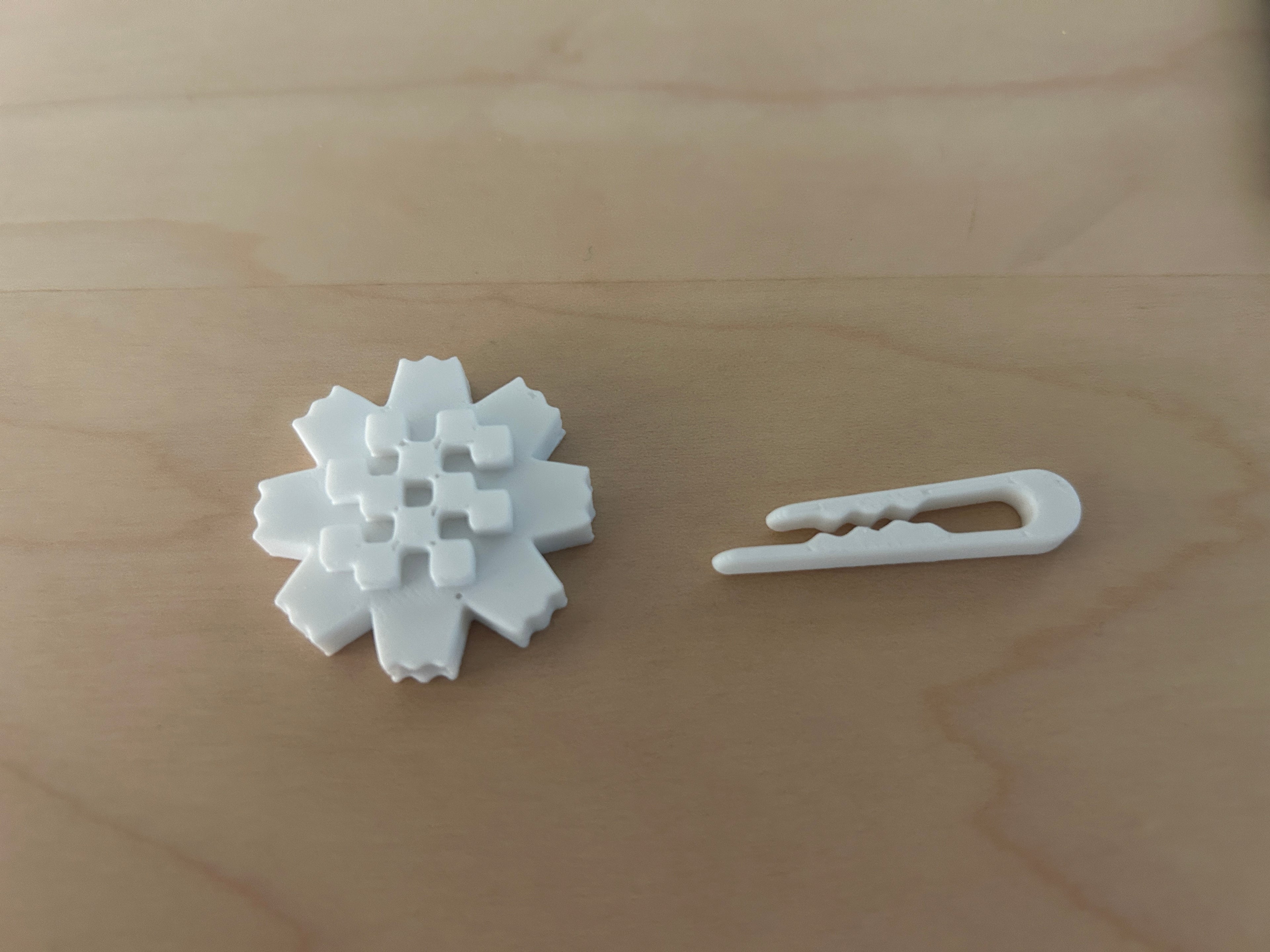 Al-Arfaj Flower with Pin